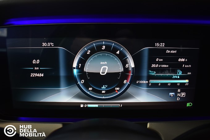 MERCEDES-BENZ E 220 d AMG-Line